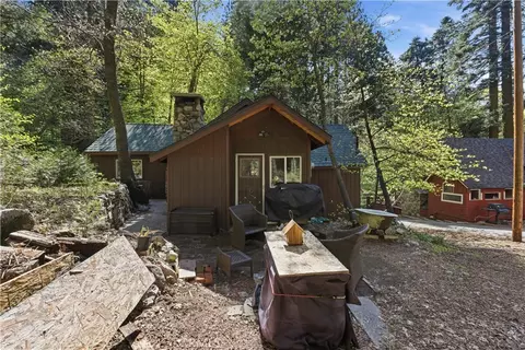 Exterior - 815 Cottage Grv, Lake Arrowhead, CA 92352 photo 10 of 13
