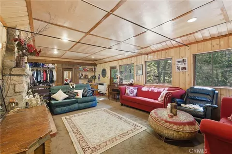 Living - 815 Cottage Grv, Lake Arrowhead, CA 92352 photo 3 of 6