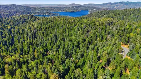 View/Area - 815 Cottage Grv, Lake Arrowhead, CA 92352 photo 2 of 3