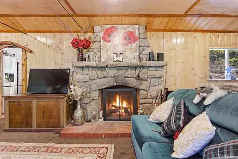 Living - 815 Cottage Grv, Lake Arrowhead, CA 92352 photo 6 of 6