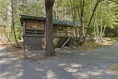 Exterior - 815 Cottage Grv, Lake Arrowhead, CA 92352 photo 3 of 13