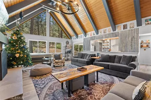 Living - 1535 Linnet, Wrightwood, CA 92397 photo 1 of 3