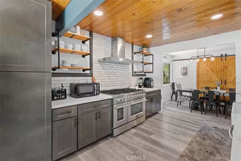 Kitchen - 1535 Linnet, Wrightwood, CA 92397 photo 2 of 4