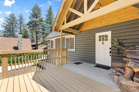Exterior - 1535 Linnet, Wrightwood, CA 92397 photo 4 of 10