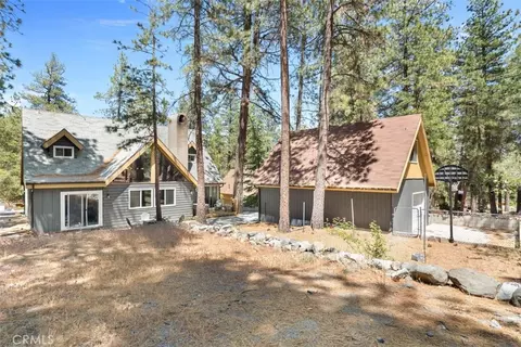 Exterior - 1535 Linnet, Wrightwood, CA 92397 photo 11 of 11