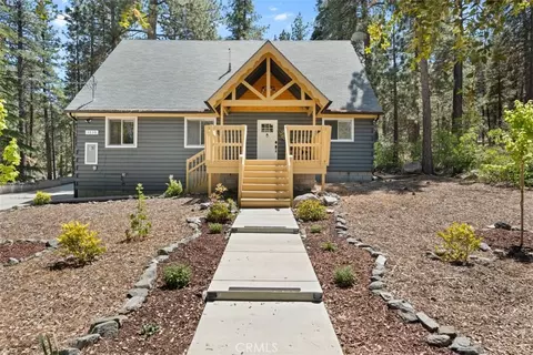 Exterior - 1535 Linnet, Wrightwood, CA 92397 photo 3 of 11