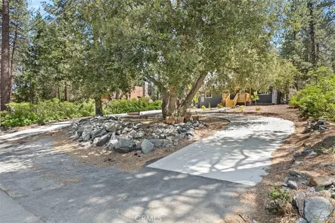 Exterior - 1535 Linnet, Wrightwood, CA 92397 photo 7 of 10