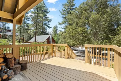 Exterior - 1535 Linnet, Wrightwood, CA 92397 photo 5 of 11