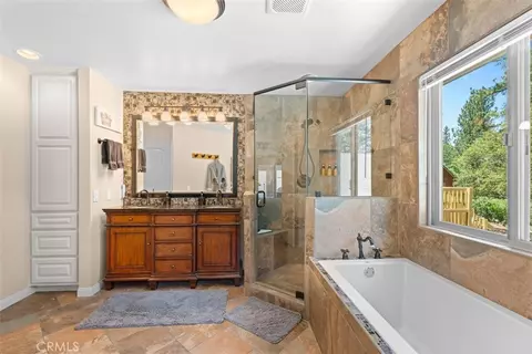 Bath - 1535 Linnet, Wrightwood, CA 92397 photo 4 of 7