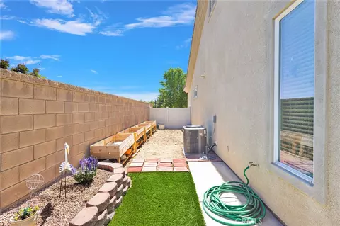 Exterior - 10676 Lanigan, Apple Valley, CA 92308 photo 11 of 11