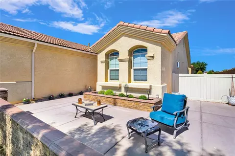 Exterior - 10676 Lanigan, Apple Valley, CA 92308 photo 4 of 11