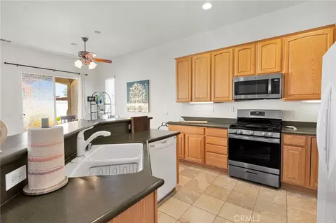 Kitchen - 10676 Lanigan, Apple Valley, CA 92308 photo 2 of 2