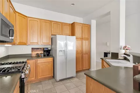 Kitchen - 10676 Lanigan, Apple Valley, CA 92308 photo 1 of 2