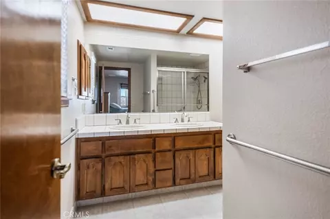 Bath - 27263 Lakeview, Helendale, CA 92342 photo 1 of 4