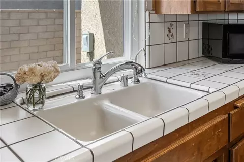 Kitchen - 27263 Lakeview, Helendale, CA 92342 photo 7 of 7