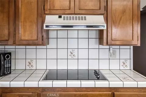 Kitchen - 27263 Lakeview, Helendale, CA 92342 photo 6 of 7