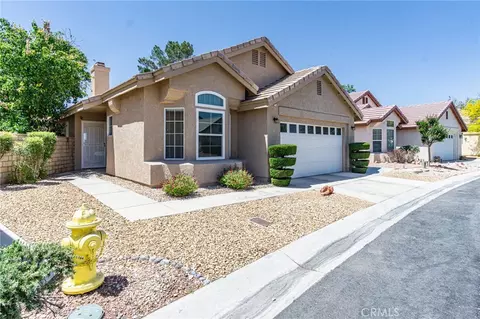 Exterior - 11342 Sawgrass Bnd, Apple Valley, CA 92308 photo 3 of 11