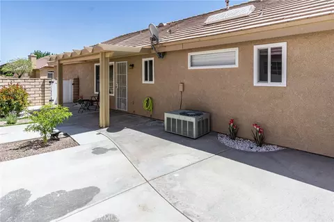 Exterior - 11342 Sawgrass Bnd, Apple Valley, CA 92308 photo 8 of 11
