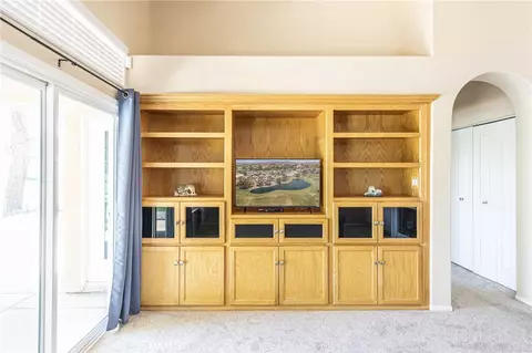 Living - 11342 Sawgrass Bnd, Apple Valley, CA 92308 photo 2 of 5