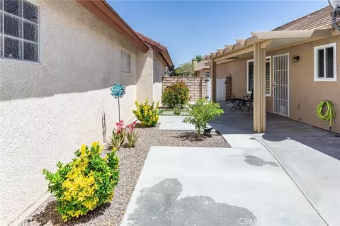 Exterior - 11342 Sawgrass Bnd, Apple Valley, CA 92308 photo 9 of 11