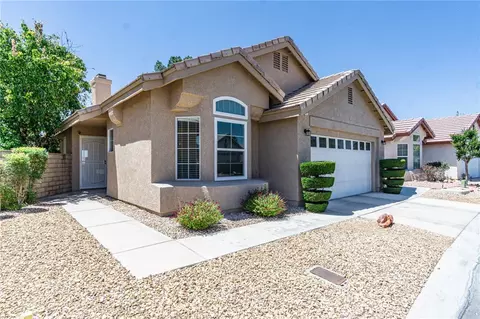 Exterior - 11342 Sawgrass Bnd, Apple Valley, CA 92308 photo 4 of 11