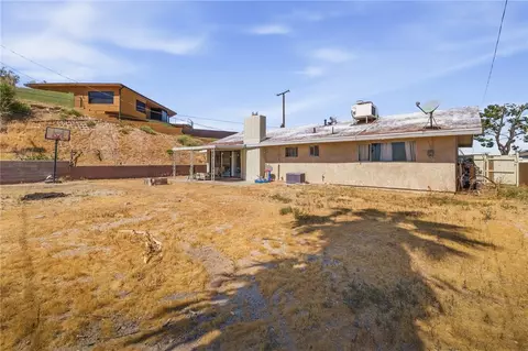 Exterior - 1104 Bigger St, Barstow, CA 92311 photo 9 of 9