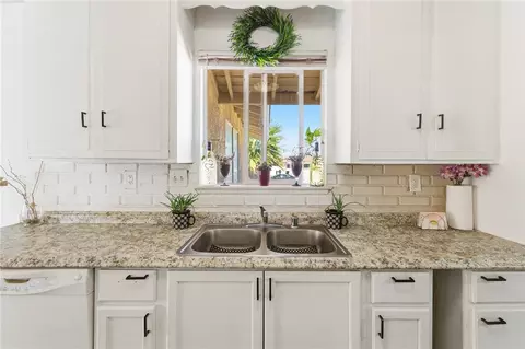 Kitchen - 1104 Bigger St, Barstow, CA 92311 photo 3 of 4