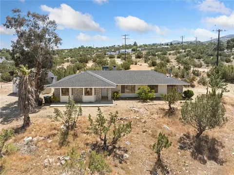 9975 Desert View Rd, Pinon Hills, CA 92372