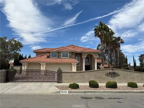 20484 Half Moon Ct, Apple Valley, CA 92308