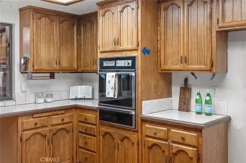 Kitchen - 19213 Tecumseh, Apple Valley, CA 92307 photo 4 of 4