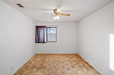 Bedroom - 19213 Tecumseh, Apple Valley, CA 92307 photo 5 of 9