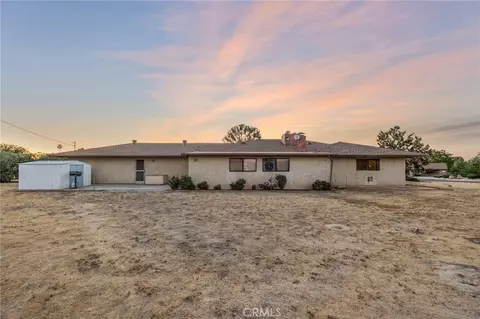 Exterior - 19213 Tecumseh, Apple Valley, CA 92307 photo 4 of 6