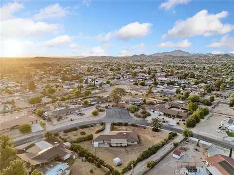 View/Area - 19213 Tecumseh, Apple Valley, CA 92307 photo 4 of 4