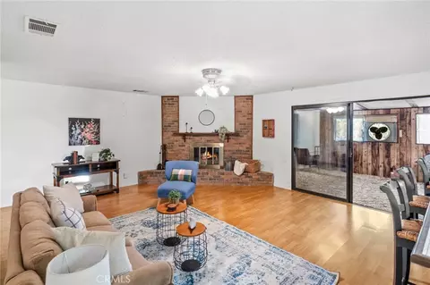 Living - 19213 Tecumseh, Apple Valley, CA 92307 photo 4 of 4