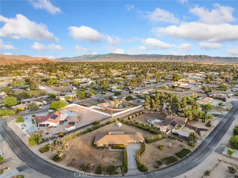 View/Area - 19213 Tecumseh, Apple Valley, CA 92307 photo 2 of 4