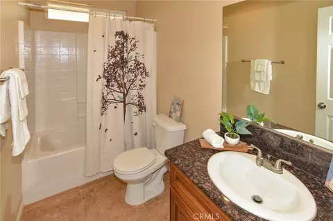Bath - 8169 Lassen Ave, Hesperia, CA 92345 photo 4 of 5