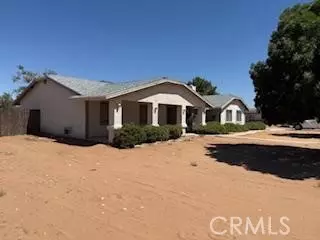 15485 Comanche, Apple Valley, CA 92307 photo 2