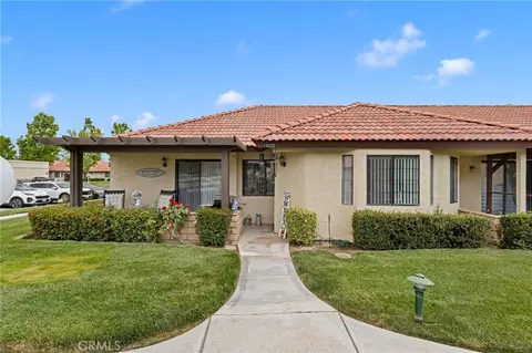 19222 Cottonwood Dr, Apple Valley, CA 92308
