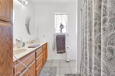 Bath - 9872 Aster, Oak Hills, CA 92344 photo 3 of 8