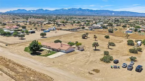 View/Area - 9872 Aster, Oak Hills, CA 92344 photo 9 of 12