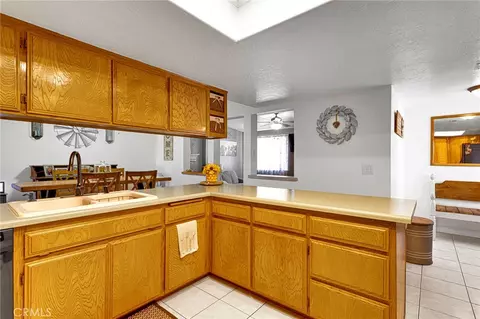 Kitchen - 9872 Aster, Oak Hills, CA 92344 photo 3 of 3
