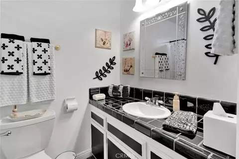 Bath - 9872 Aster, Oak Hills, CA 92344 photo 6 of 8