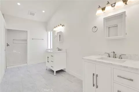 Bath - 27679 River Rock, Helendale, CA 92342 photo 2 of 5