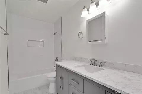 Bath - 27679 River Rock, Helendale, CA 92342 photo 6 of 6
