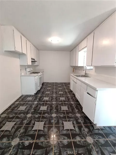 Kitchen - 35310 Western Dr, Barstow, CA 92311 photo 3 of 3