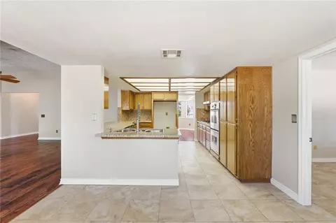 Entry Way - 16385 Kamana Ct, Apple Valley, CA 92307 photo 3 of 5