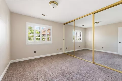 Bedroom - 16385 Kamana Ct, Apple Valley, CA 92307 photo 3 of 5