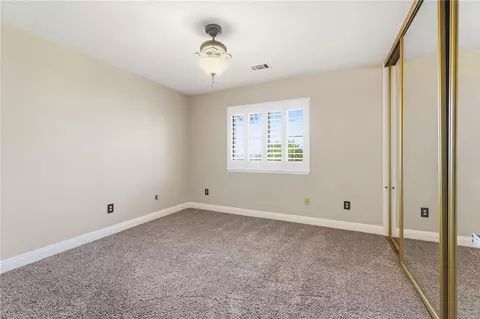 Bedroom - 16385 Kamana Ct, Apple Valley, CA 92307 photo 4 of 5