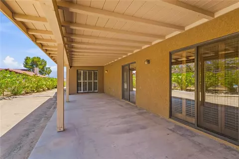 Exterior - 16385 Kamana Ct, Apple Valley, CA 92307 photo 9 of 11