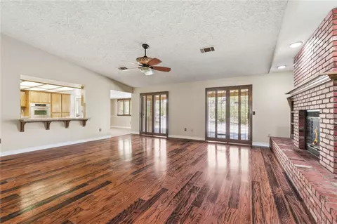 Living - 16385 Kamana Ct, Apple Valley, CA 92307 photo 1 of 6